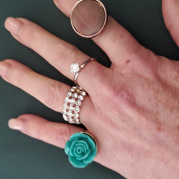 4 Rings - Picture 1 of 5